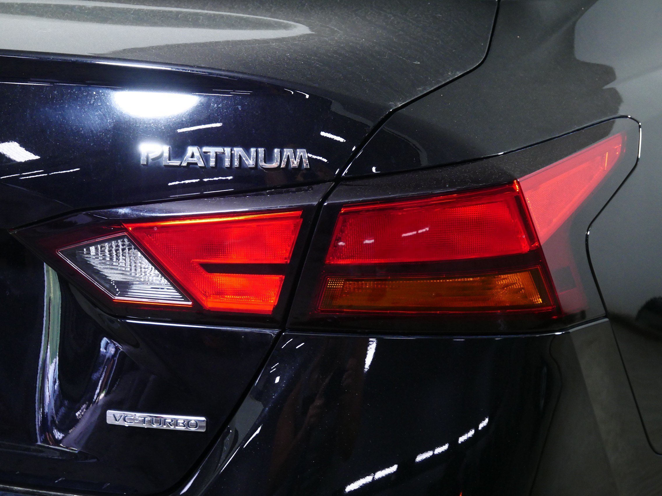 Used 2020 Super Black Nissan 2.0 Platinum image 17