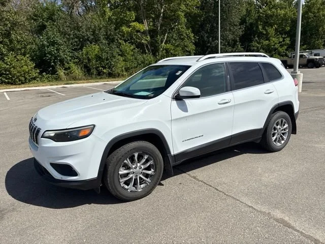 Used 2019 Jeep Cherokee Latitude Plus with VIN 1C4PJMLB9KD140754 for sale in Kansas City