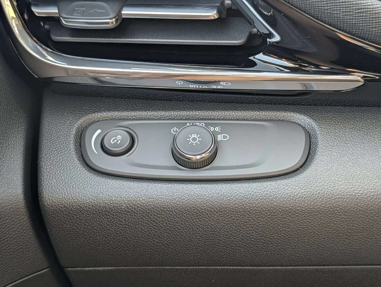 2026 Buick Envista Sport Touring - Photo 15