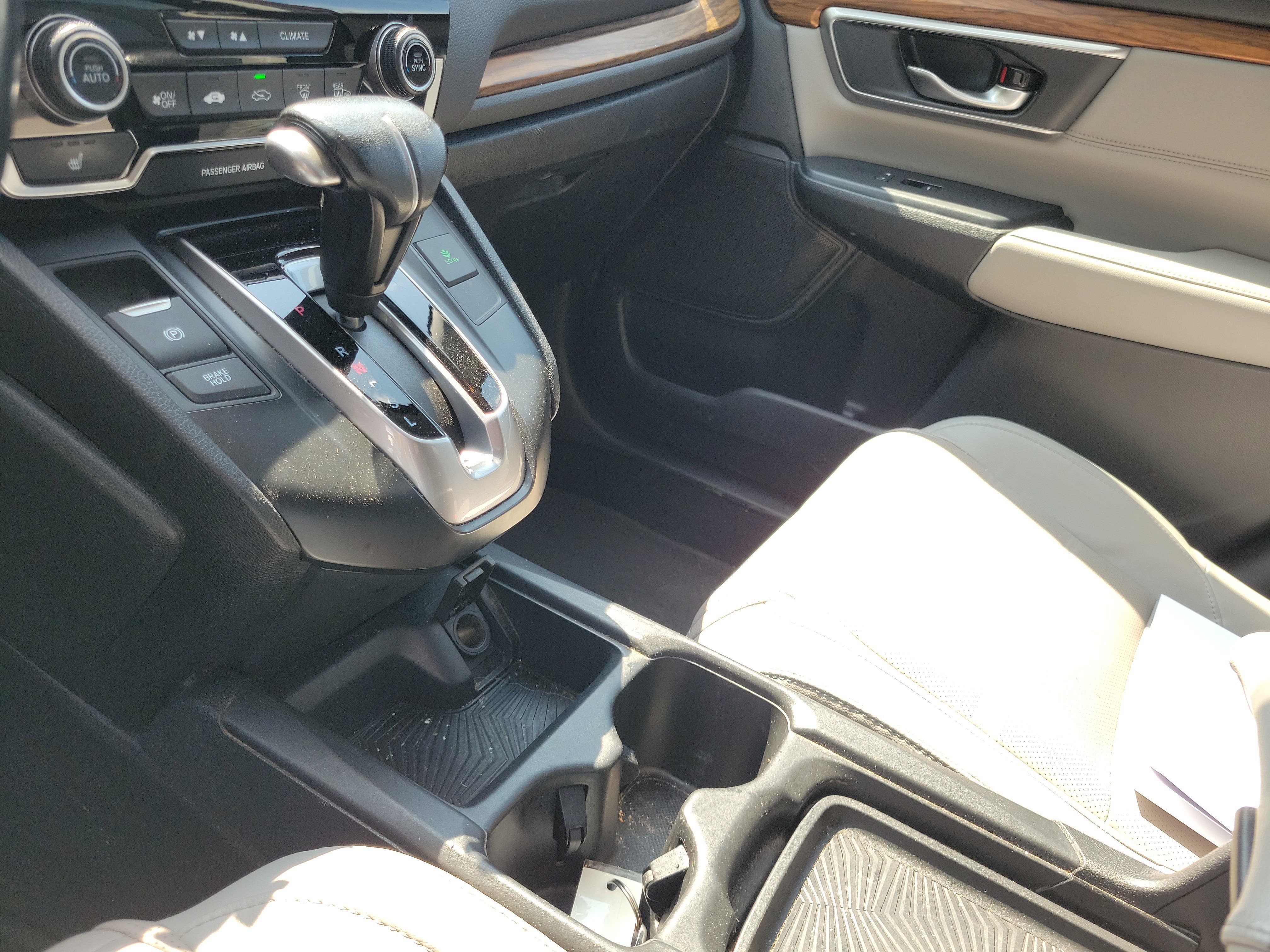 Used 2019 Basque Red Pearl II Honda Touring image 29