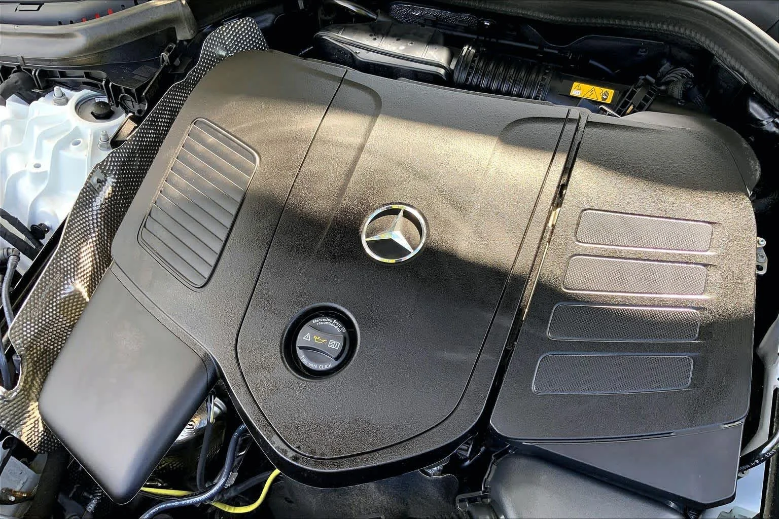 Certified Used 2025 Polar White Mercedes-Benz GLC 300 image 33