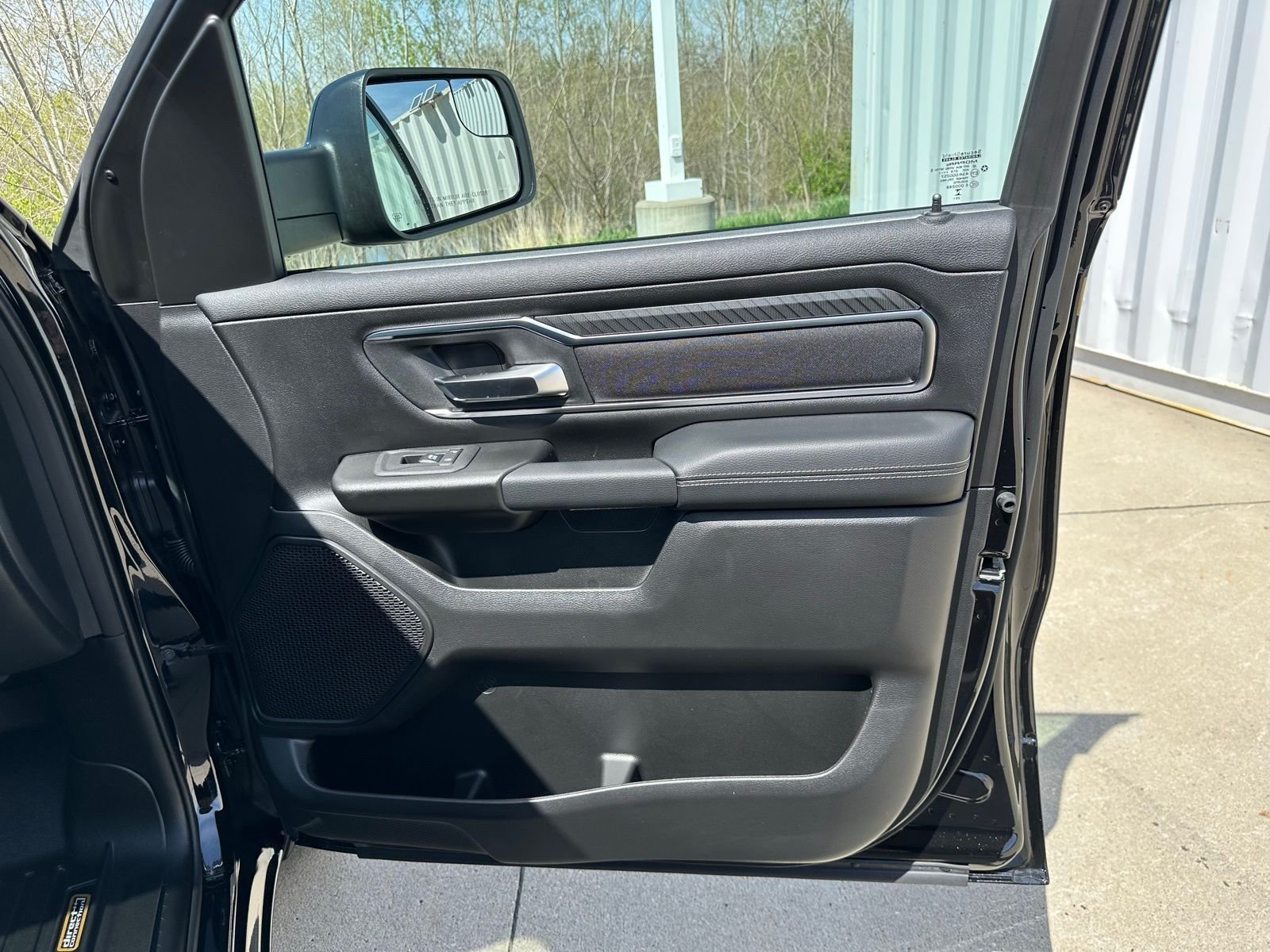 New 2026 Diamond Black Crystal Pearl-Coat Exterior Paint RAM Big Horn/Lone Star image 16