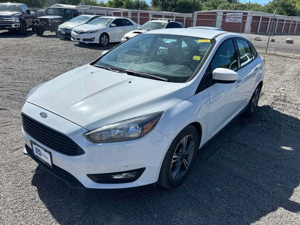 Used 2018 White Ford SE image 3