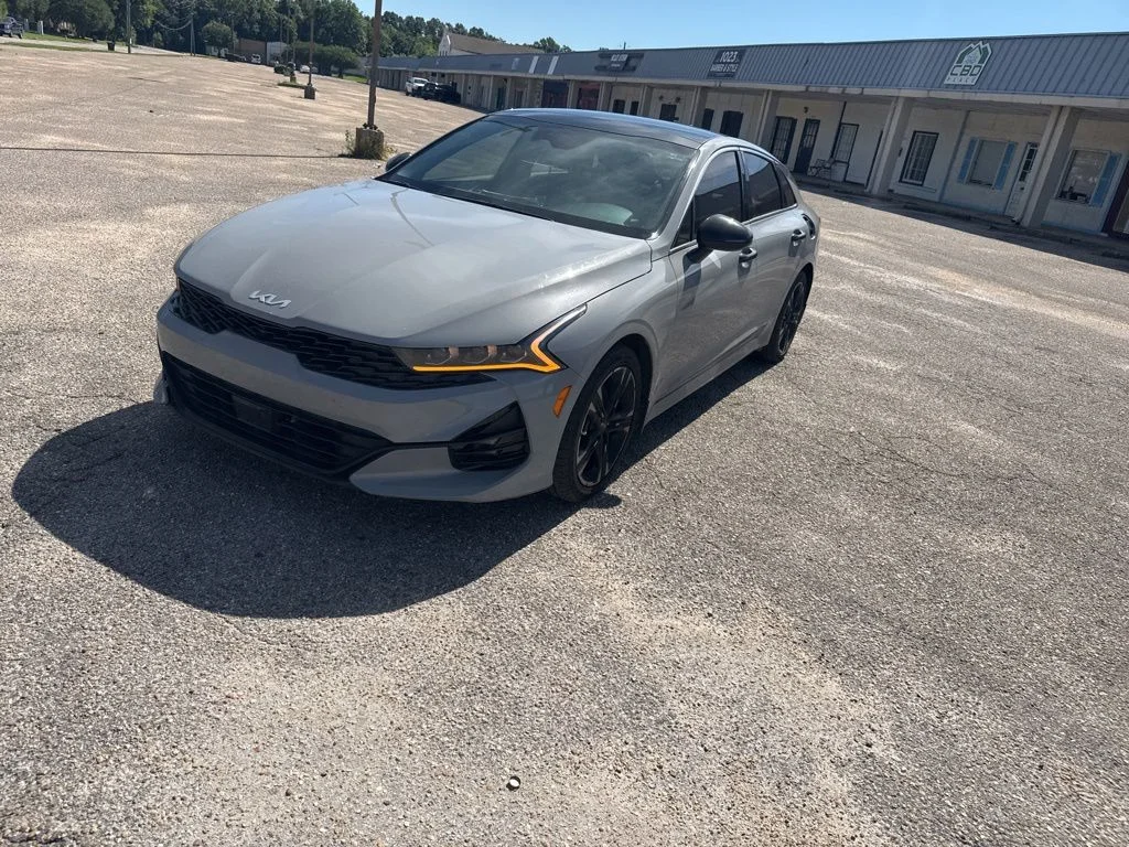Used 2023 Wolf Gray Kia GT-Line image 5