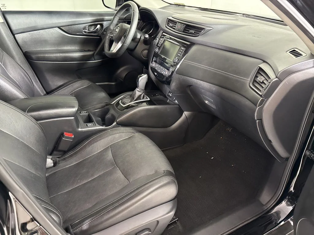 Used 2019 Black Nissan SL image 17