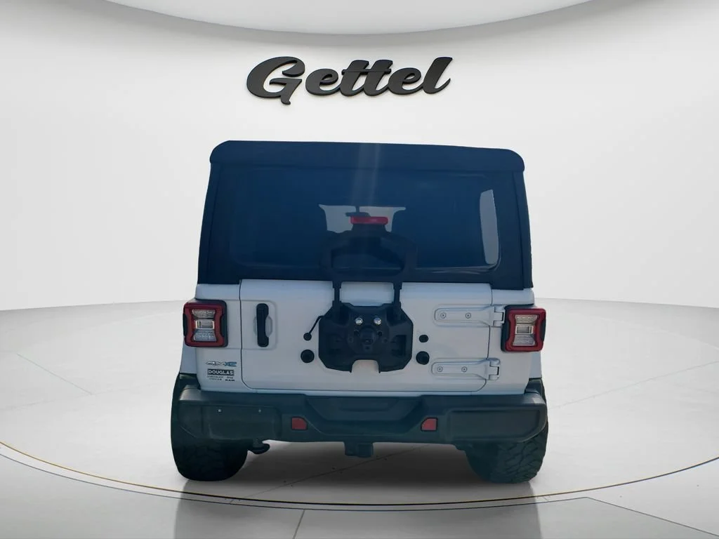 Used 2021 White Jeep Unlimited Sahara 4x4 image 4