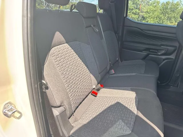 Used 2025 Beige Ford XL image 21