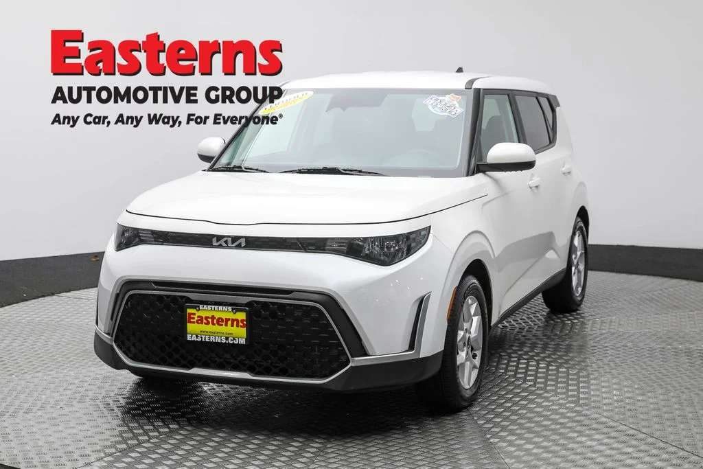 Used 2023 White Kia LX image 1