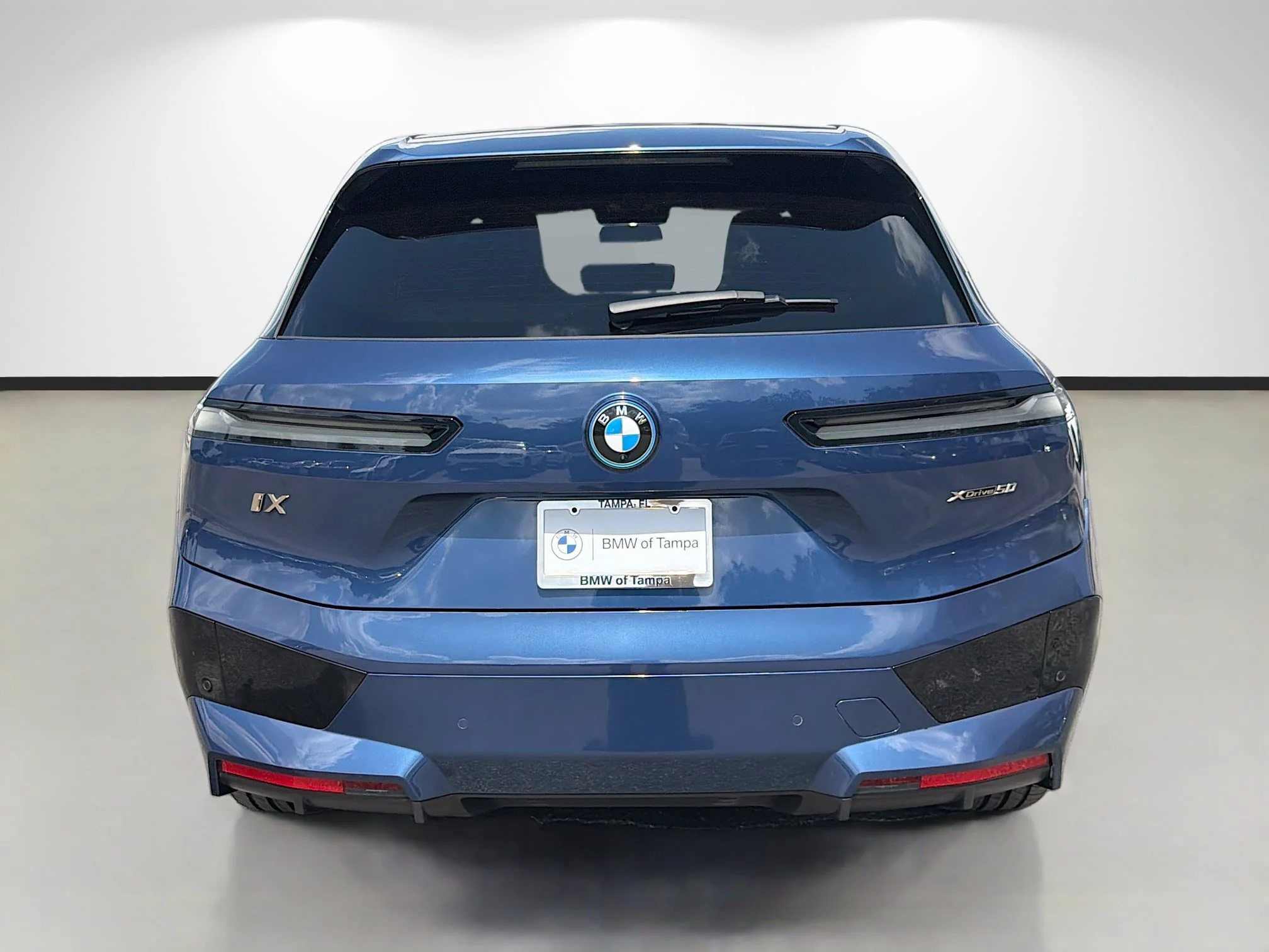 Certified Used 2023 Phytonic Blue Metallic BMW xDrive50 image 4