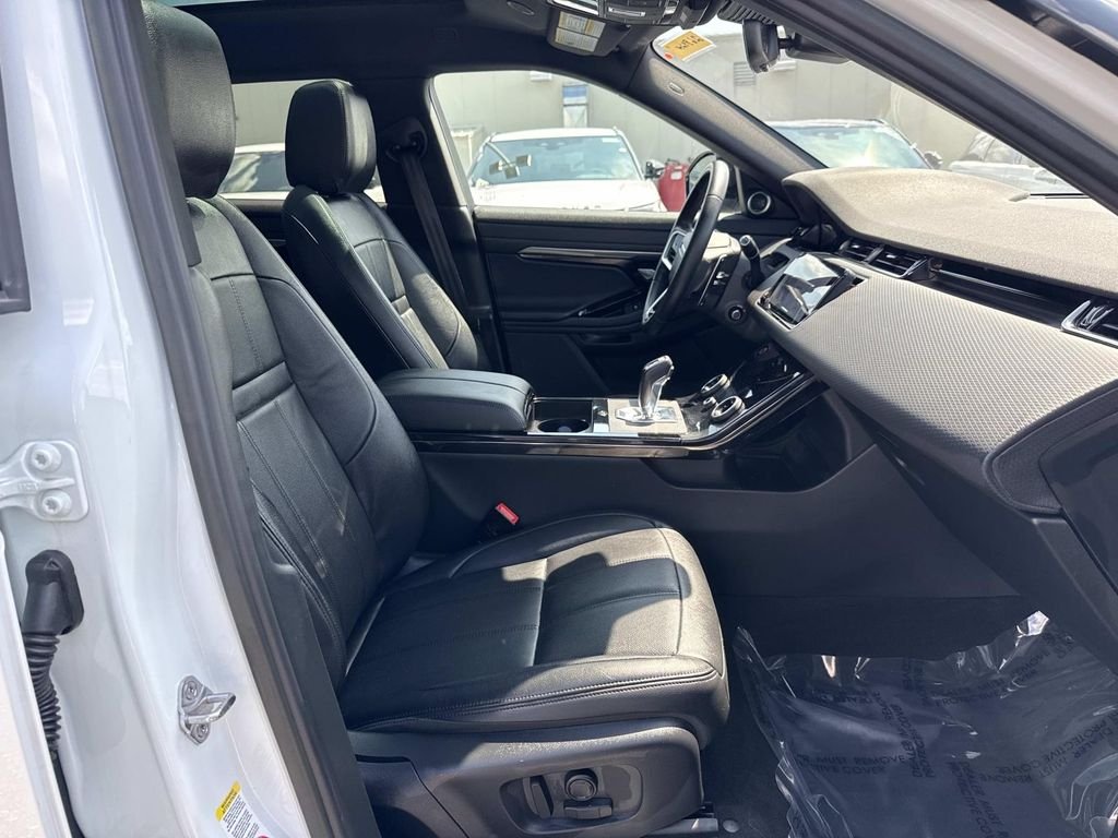Used 2023 White Land Rover Dynamic image 13