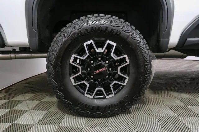 Used 2024 White GMC AT4X image 16
