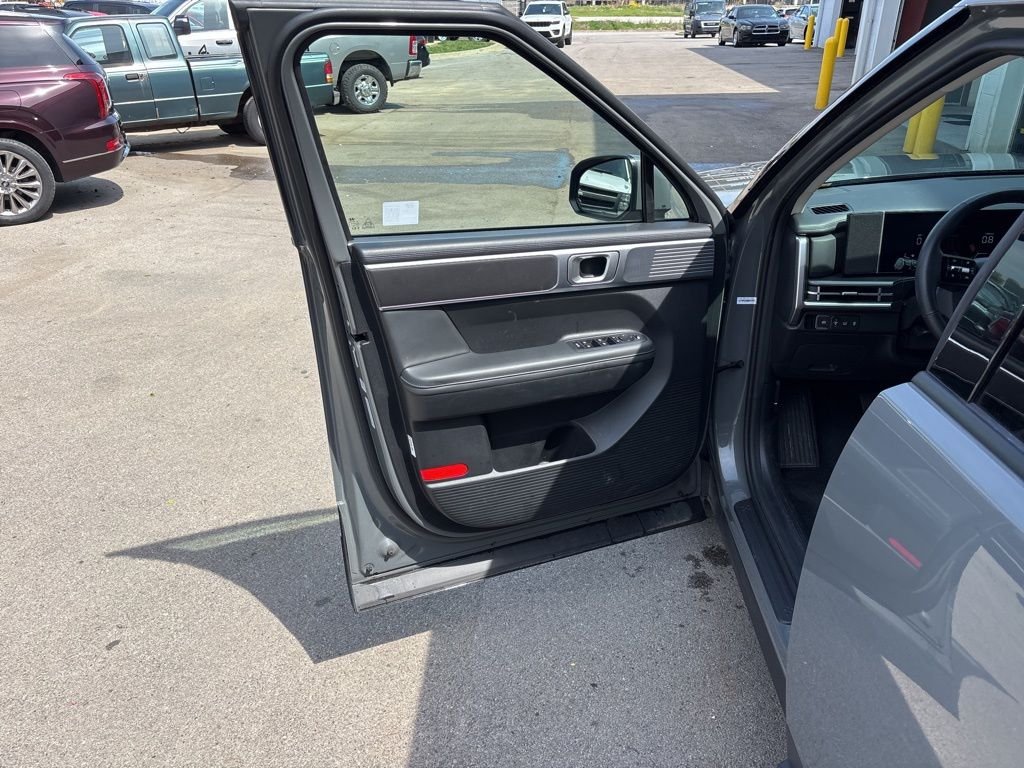 Used 2025 Gray Hyundai SEL image 21