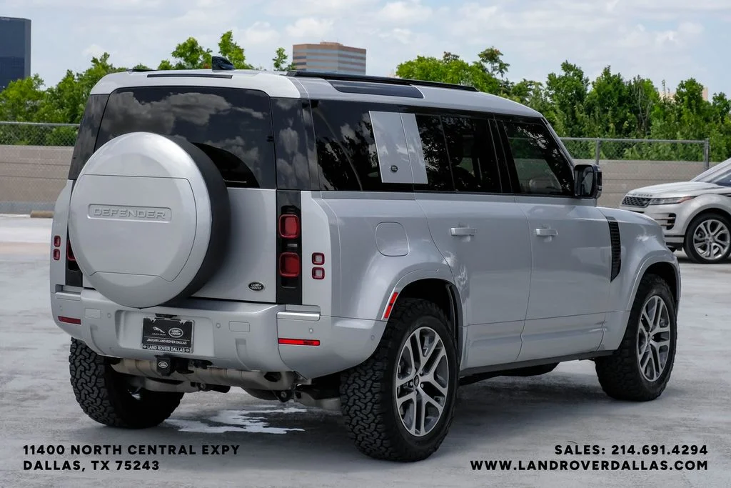 Used 2022 Hakuba Silver Metallic Land Rover XS Edition image 8
