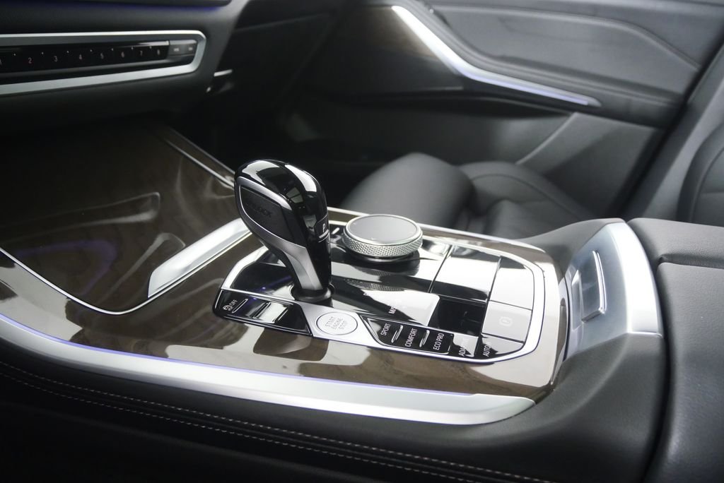 Used 2023 Jet Black BMW sDrive40i image 24