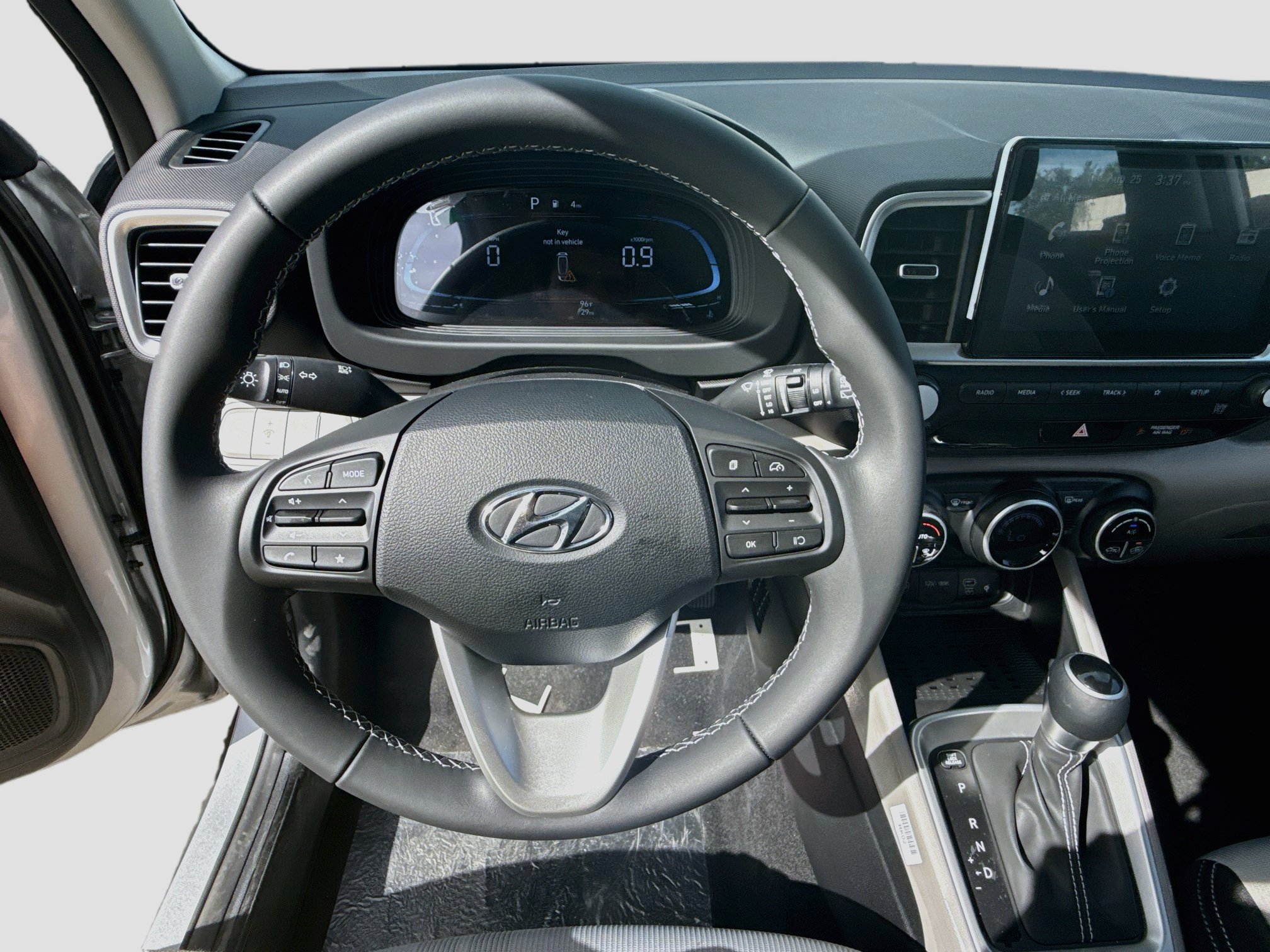 New 2026 Shimmering Silver Hyundai SEL image 32