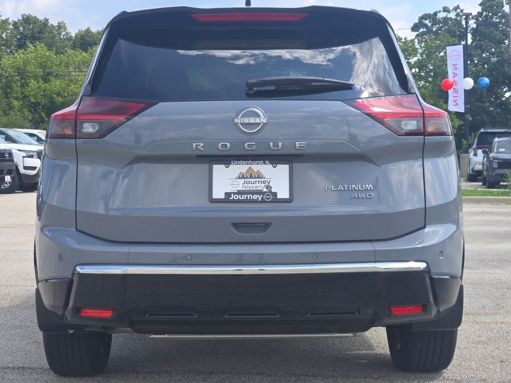 New 2026 Boulder Gray Pearl / Super Black Two-tone Nissan Platinum image 15