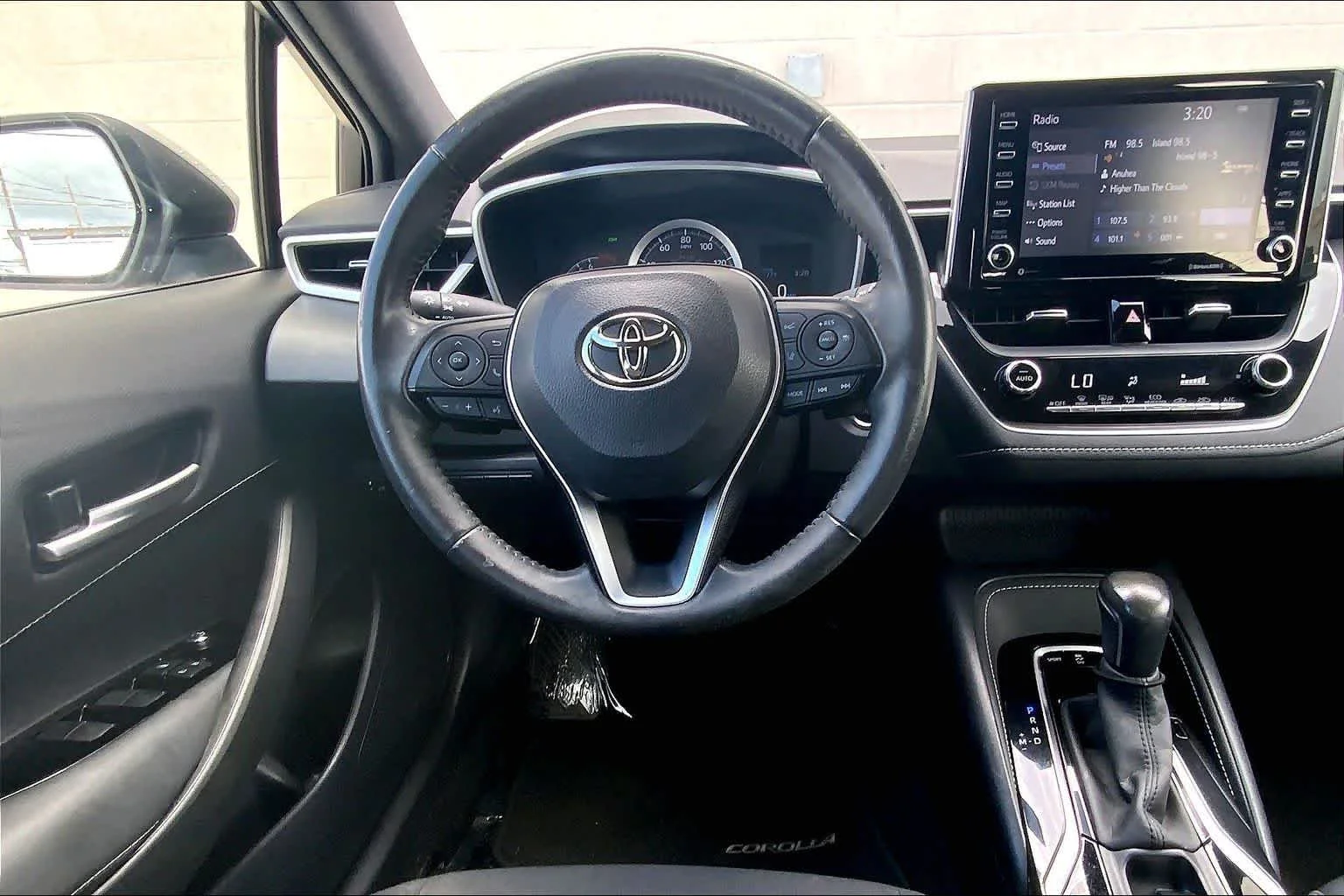 Used 2019 Sil/silver Toyota SE image 14