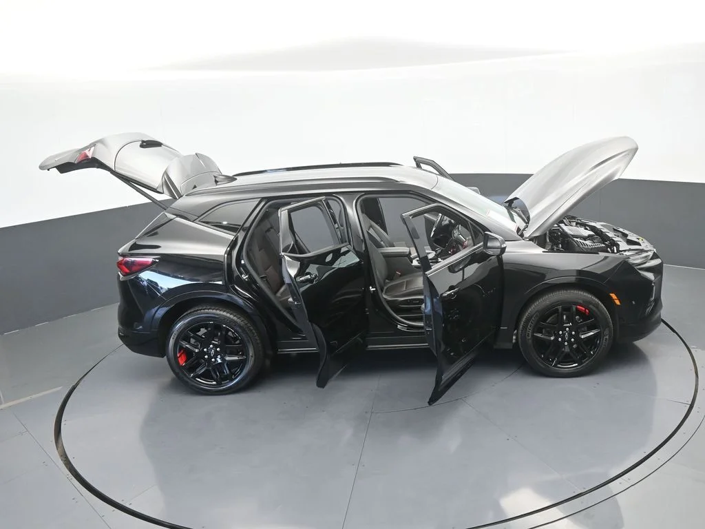 Used 2020 Black Chevrolet RS image 85