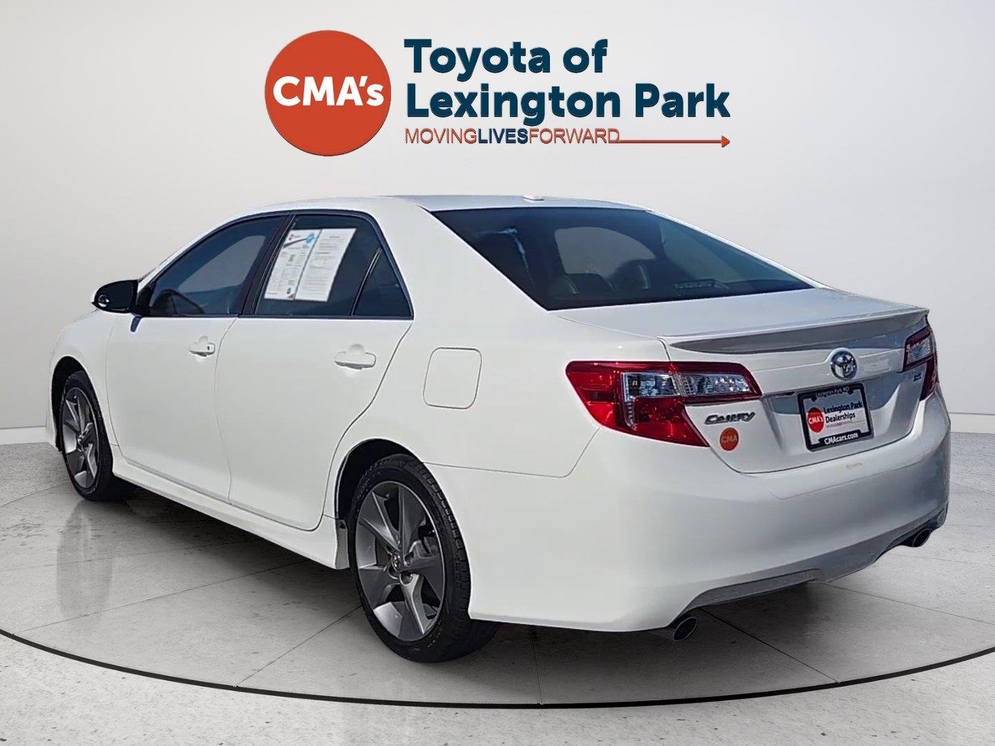 Used 2014 Super White Toyota SE V6 image 3