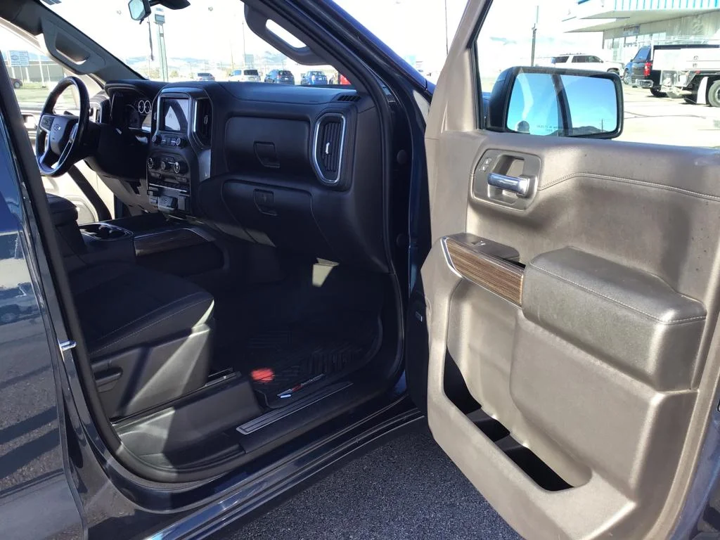 Used 2020 Northsky Blue Metallic Chevrolet RST image 18