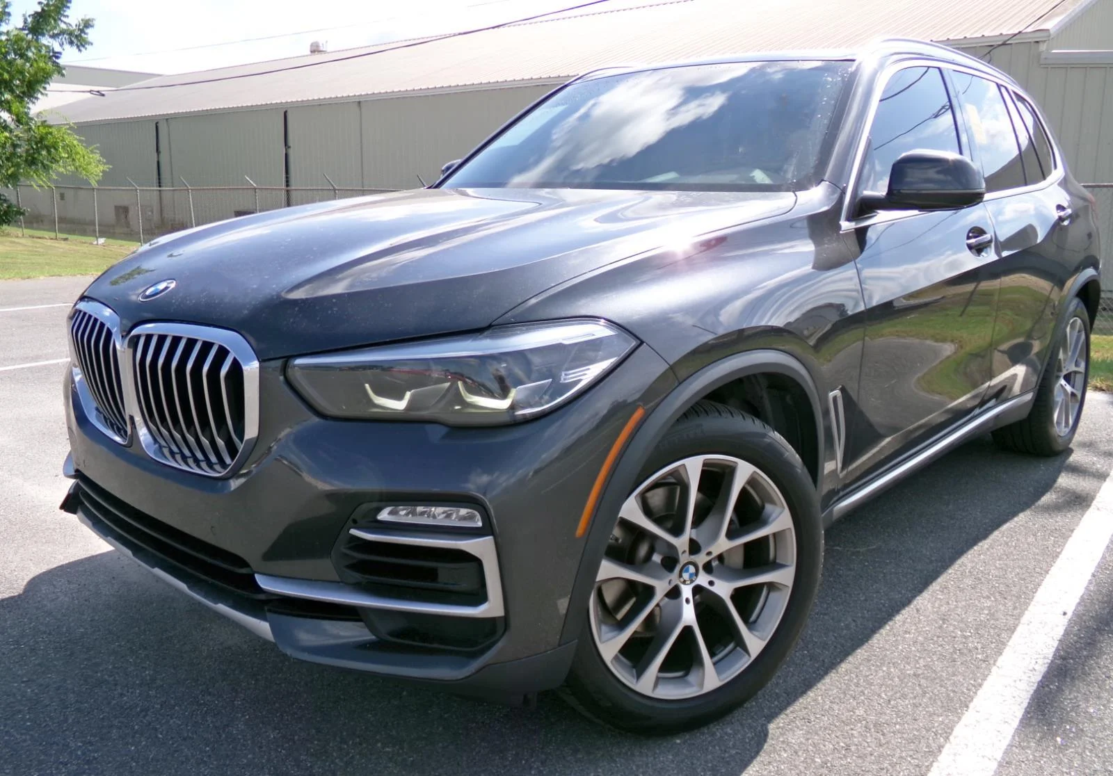 Used 2020 Dark Graphite Metallic BMW sDrive40i image 1