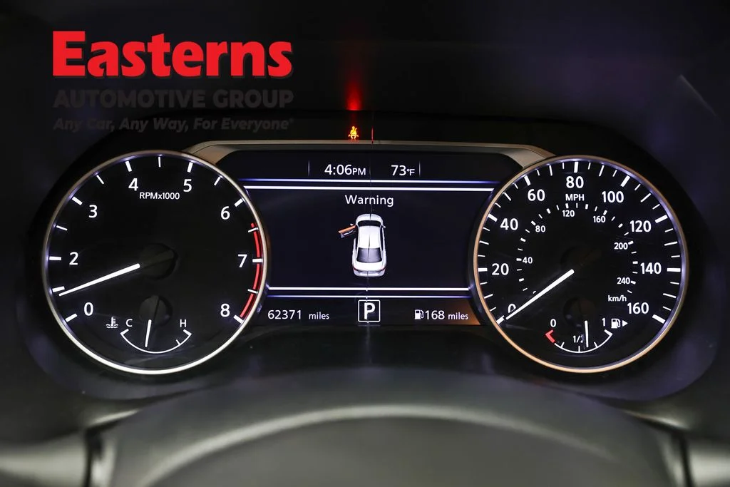 Used 2023 Red Nissan SV image 17