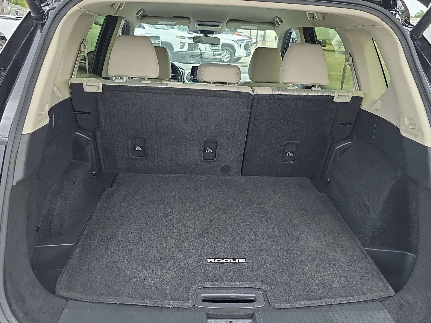 Used 2025 Super Black Nissan SV image 6