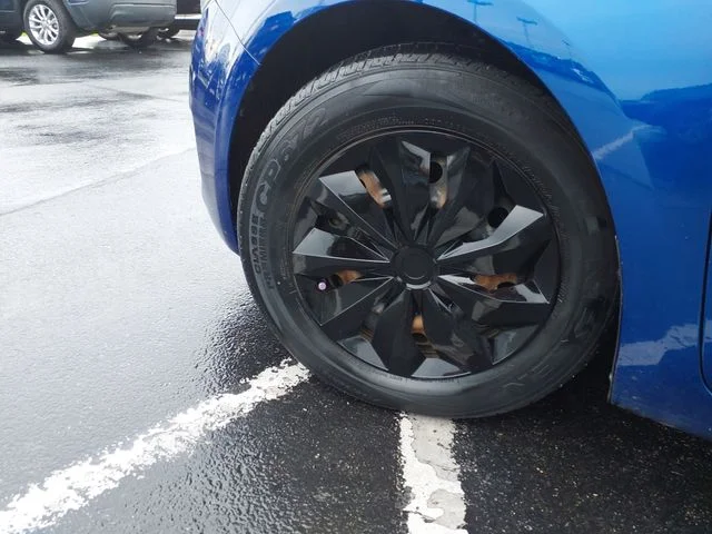 Used 2018 Blue Kia LX image 29