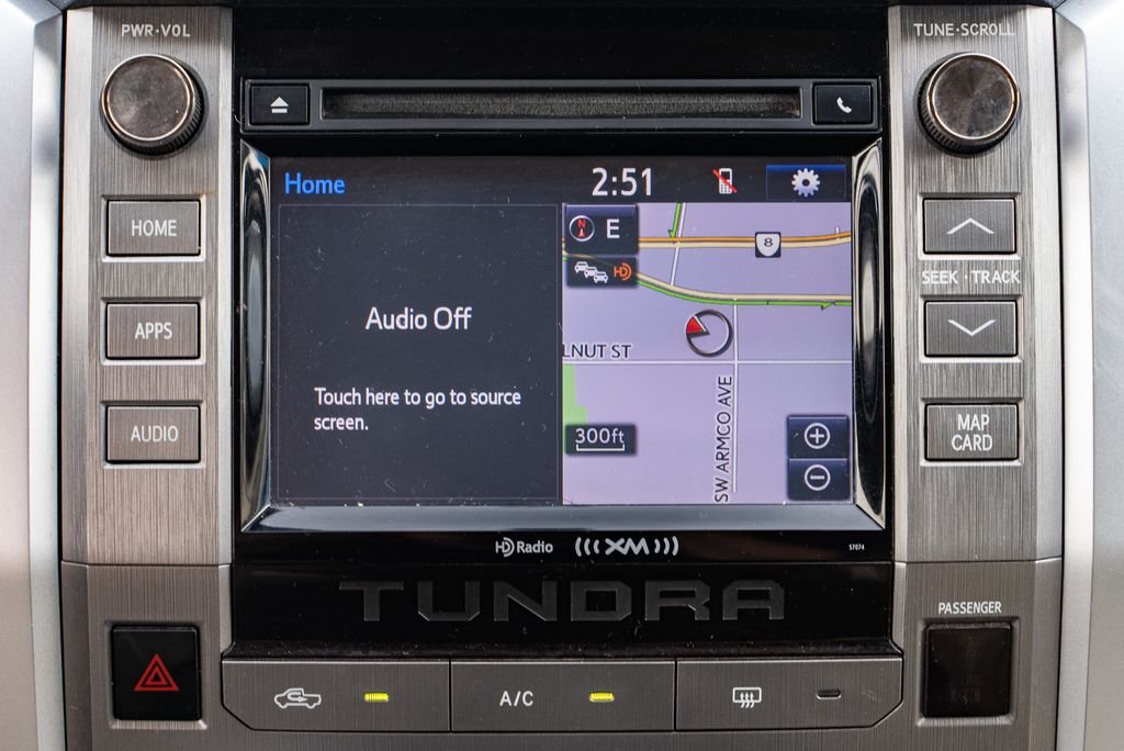 Used 2014 Super White Toyota SR5 image 15