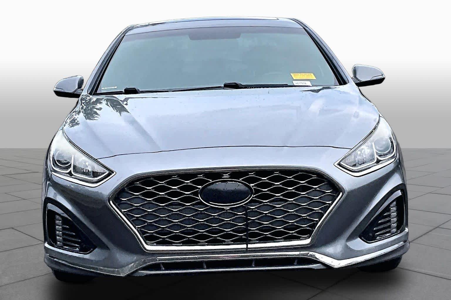 Used 2018 Machine Gray Hyundai Sport image 4