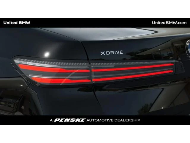 New 2027 Black Sapphire Metallic BMW 740 image 8