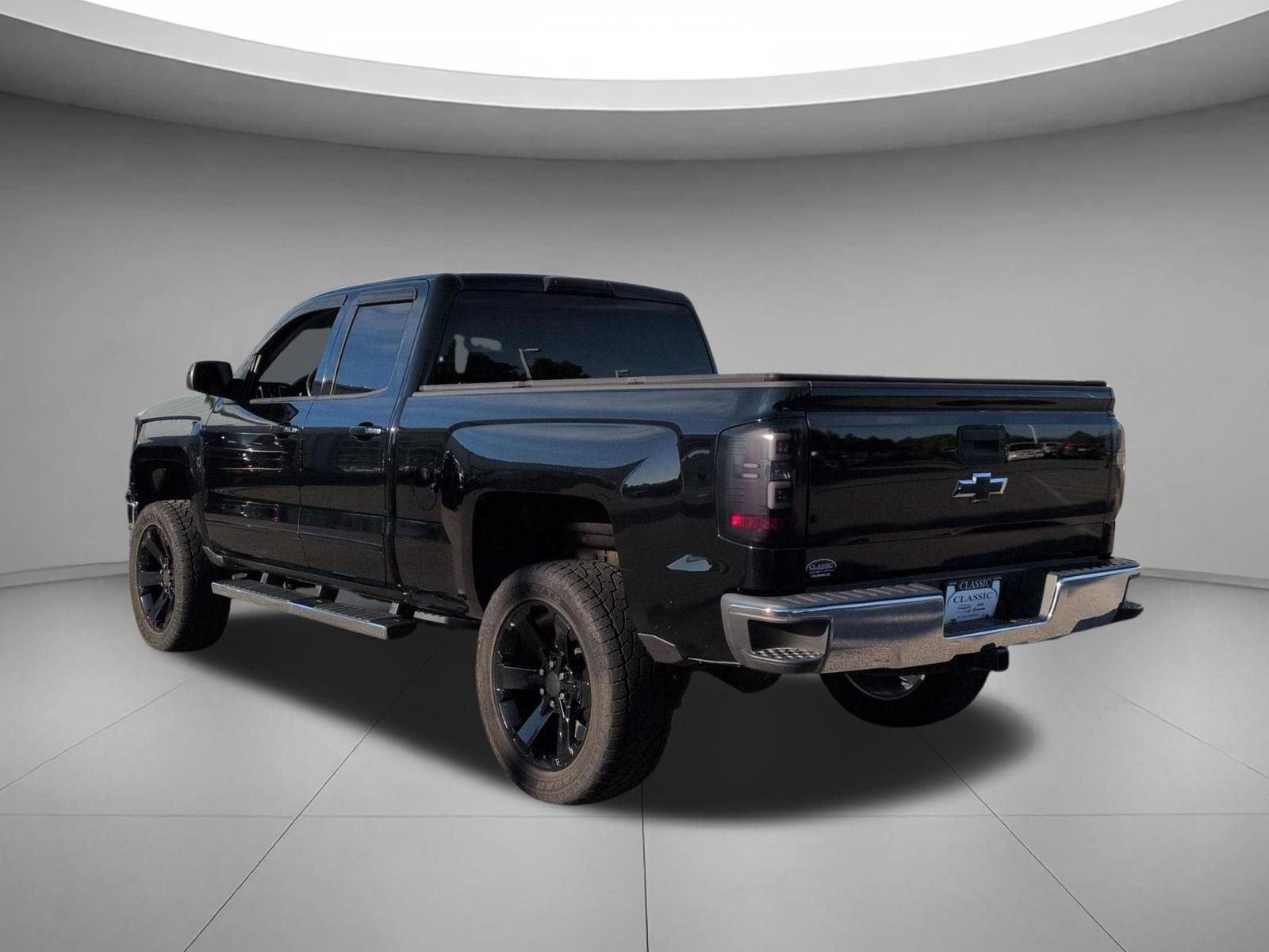 Used 2015 Black Chevrolet LT image 3