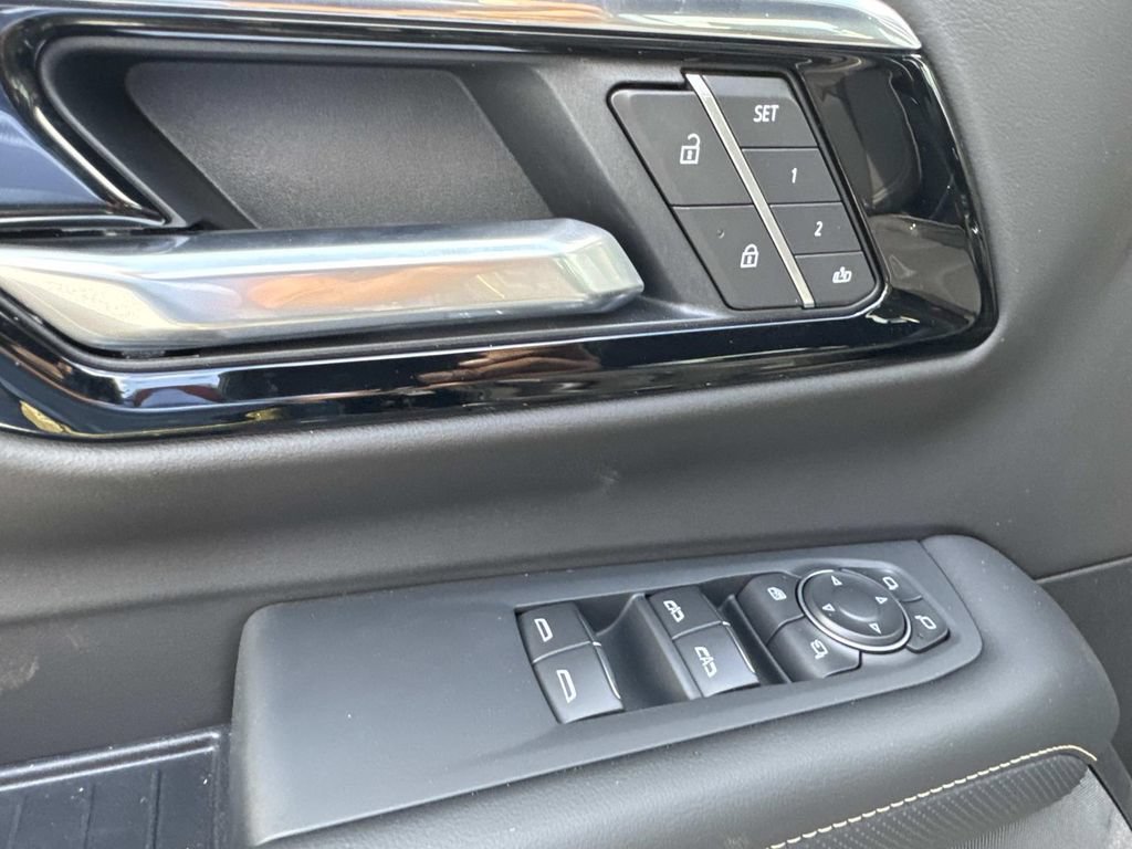 2026 Chevrolet Suburban Premier - Photo 22