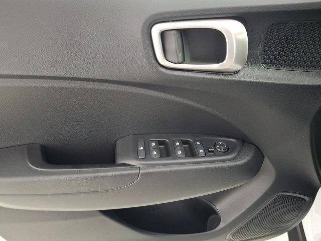 2026 Hyundai Venue SE - Photo 12