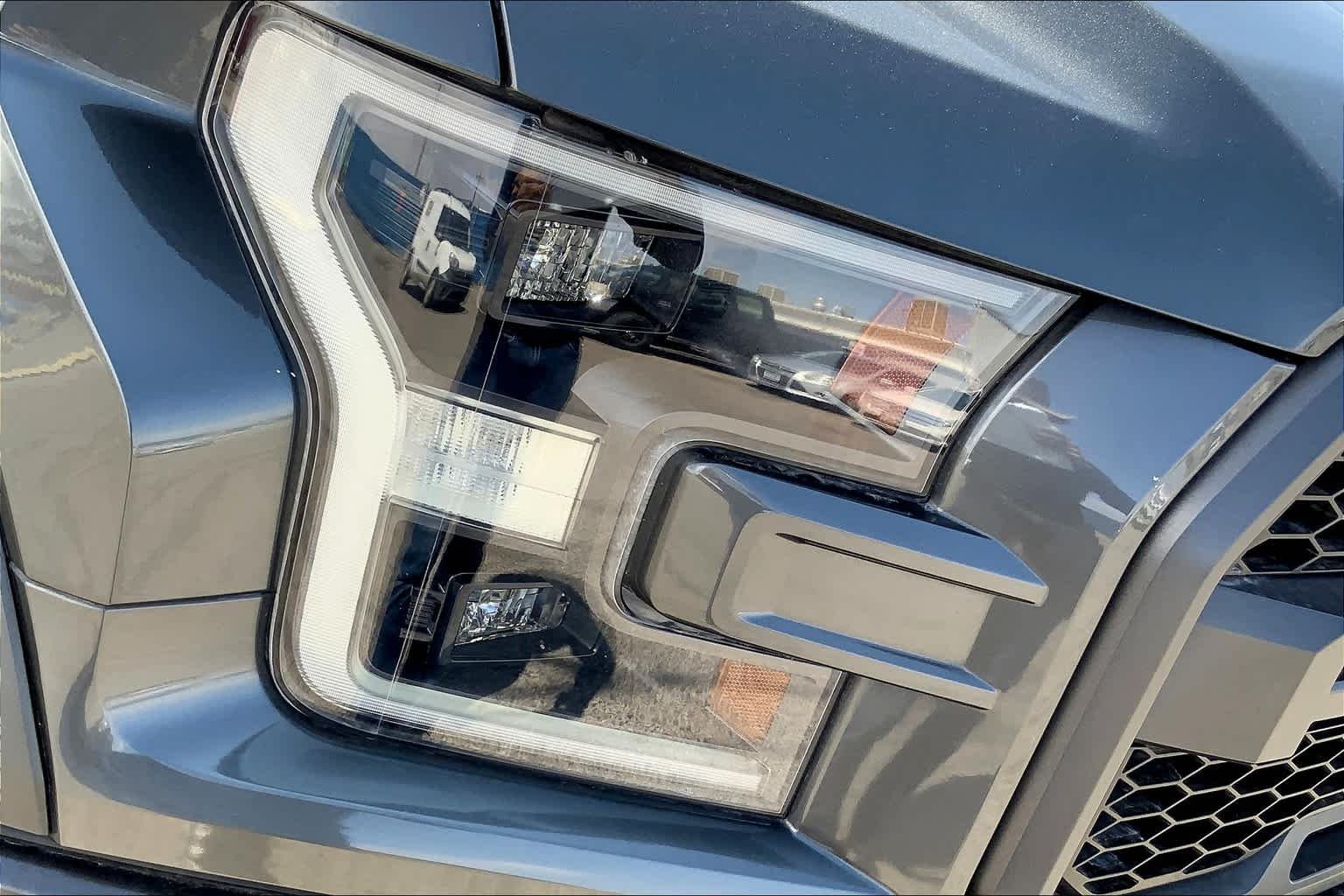 Used 2019 Magnetic Ford Raptor image 28