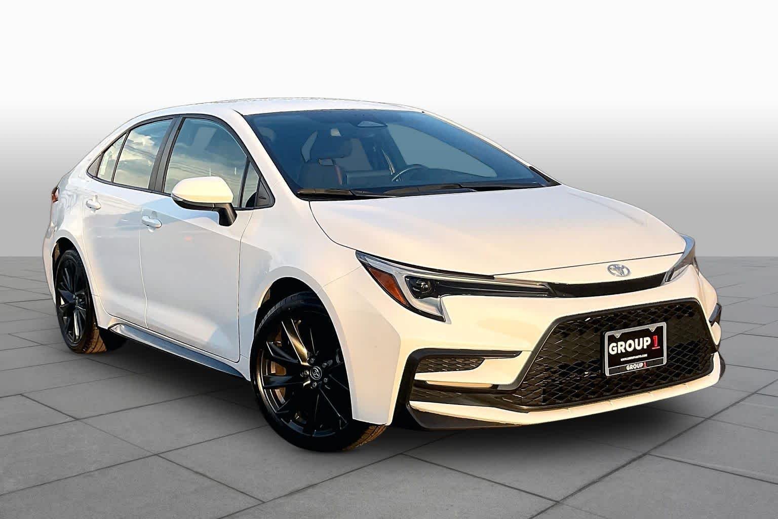 Used 2024 Ice Cap Toyota SE image 3