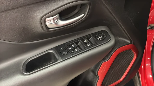 Used 2022 Colorado Red Jeep Latitude image 21