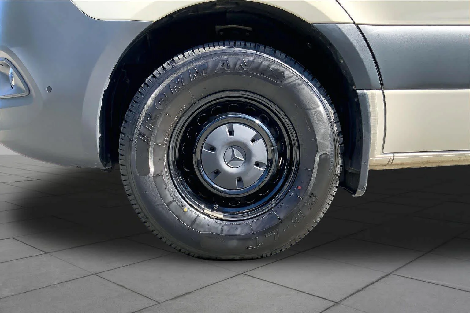 Used 2025 Pebble Grey Mercedes-Benz  image 11