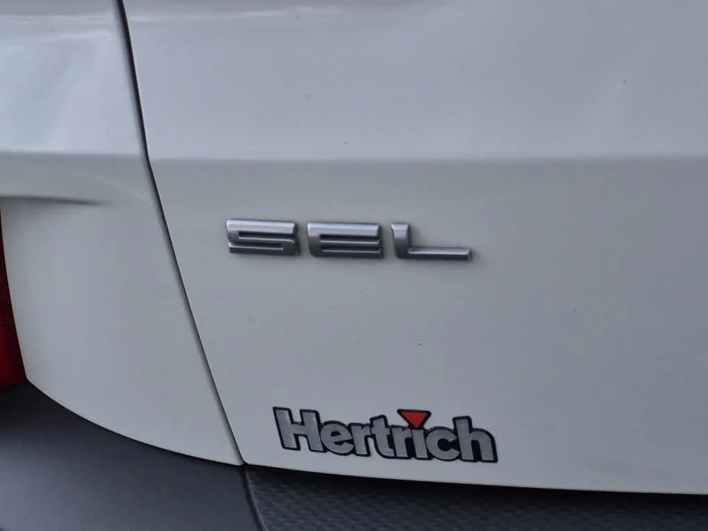 Certified Used 2022 Star White Metallic Tri-Coat Ford SEL image 25
