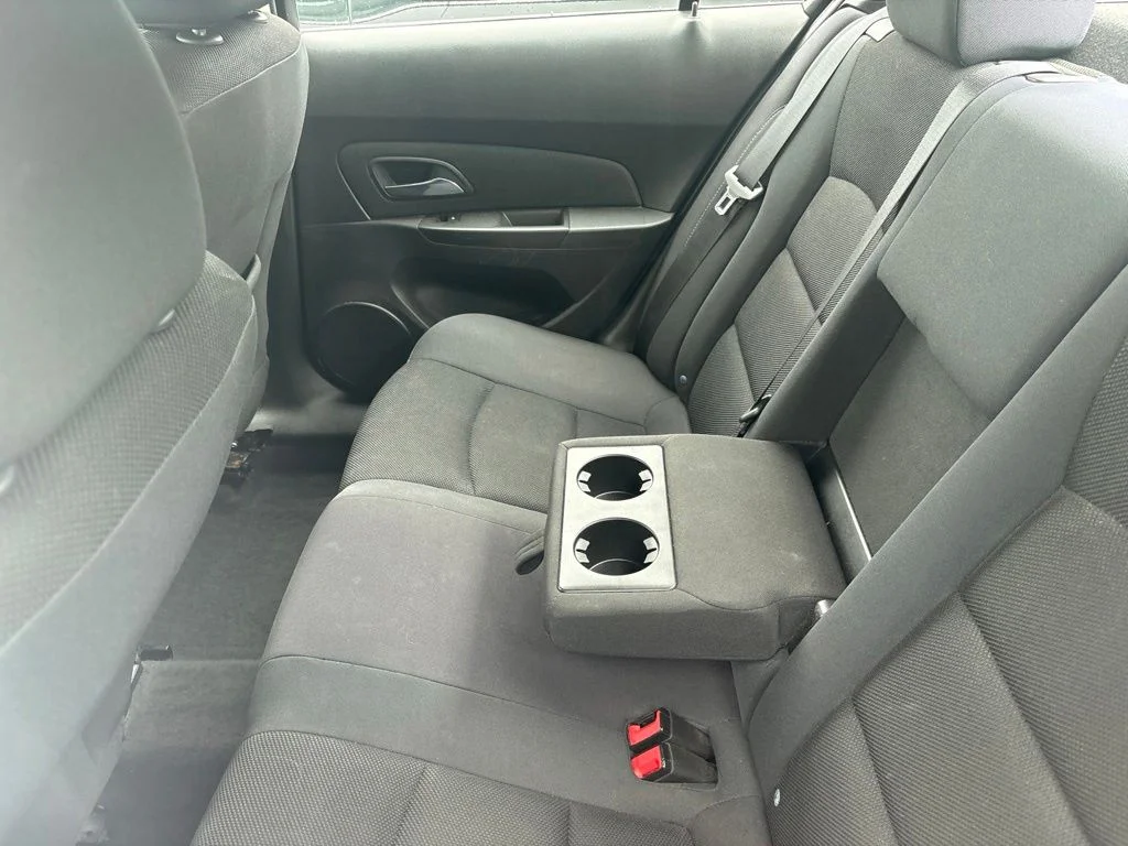 Used 2015 White Chevrolet 1LT image 22