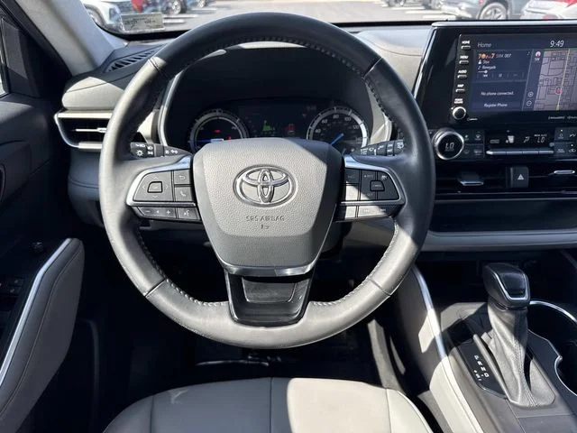 Used 2021 Gray Toyota XLE image 17