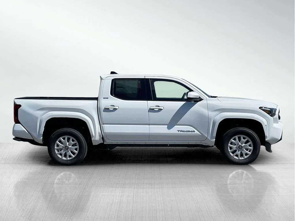 New 2026 Ice Cap Toyota SR5 image 2