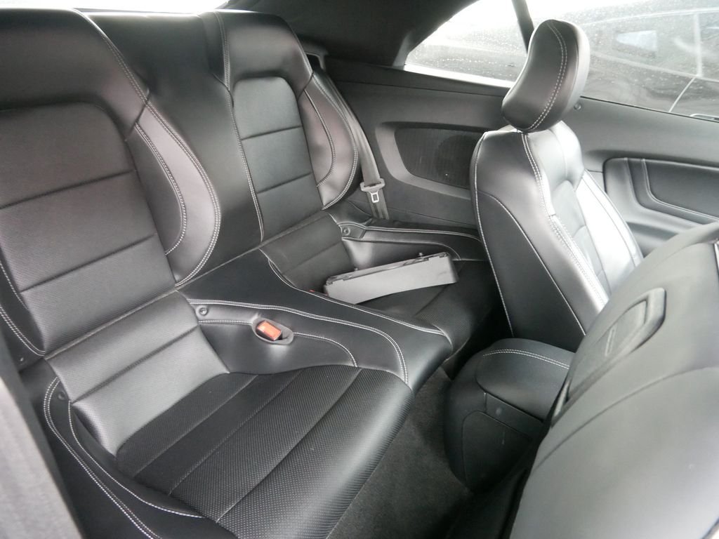 Used 2019 White Ford GT Premium image 11