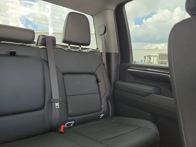 2024 Chevrolet Silverado 3500HD LT - Photo 20