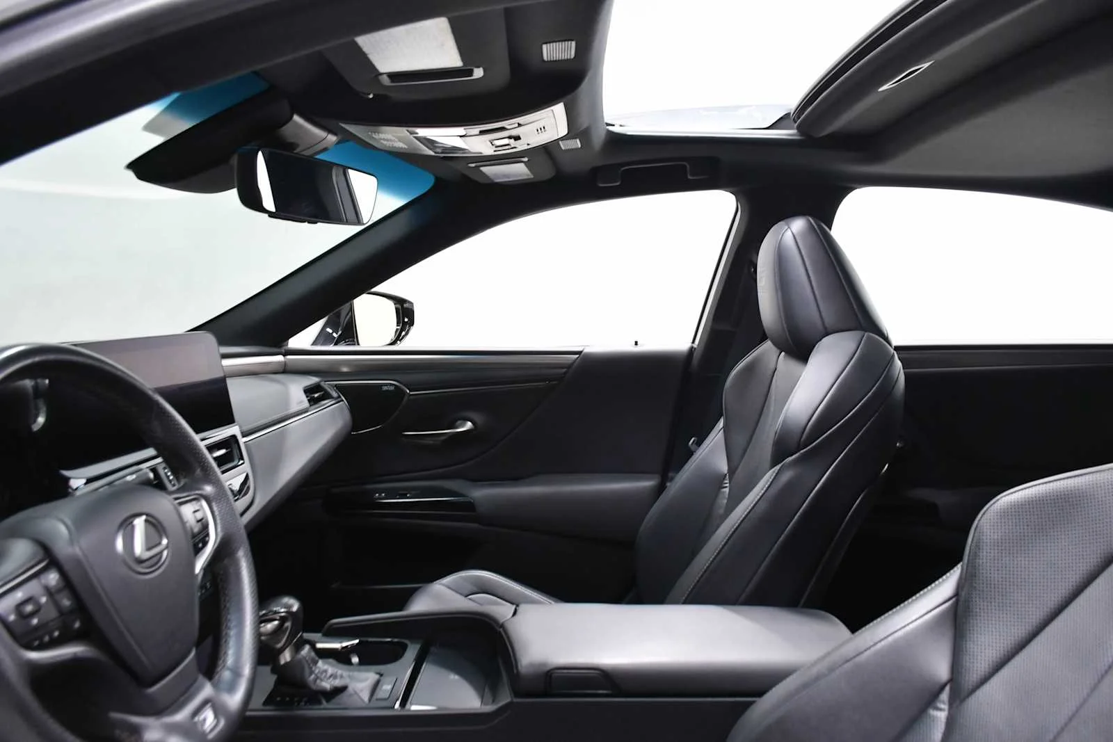 Used 2023 Iridium Lexus F SPORT Handling image 13