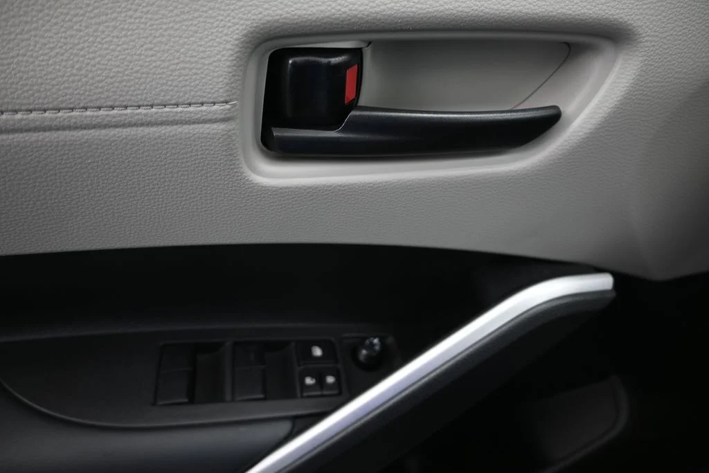 Used 2025 Beige Toyota L image 17