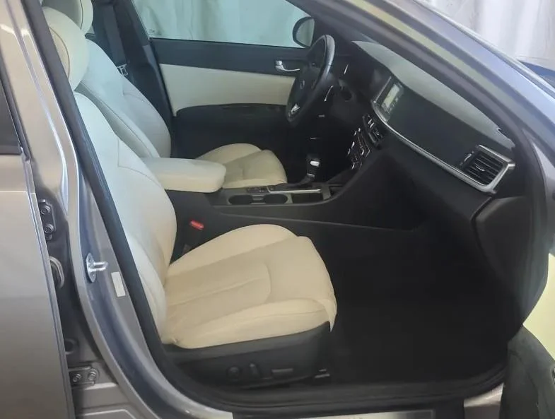 Used 2016 Titanium Silver Kia SXL Turbo image 3
