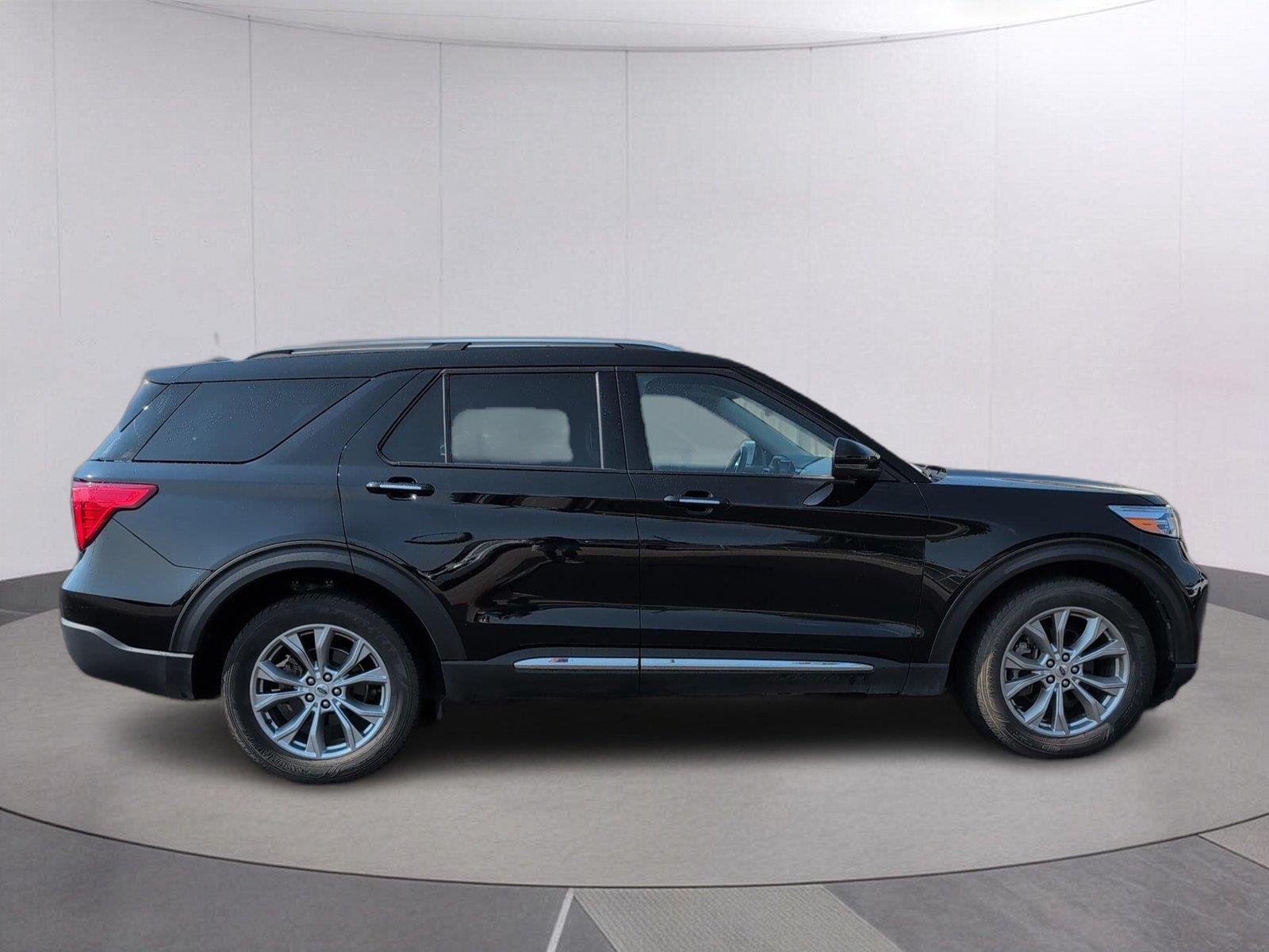 Used 2023 Agate Black Ford Limited image 6