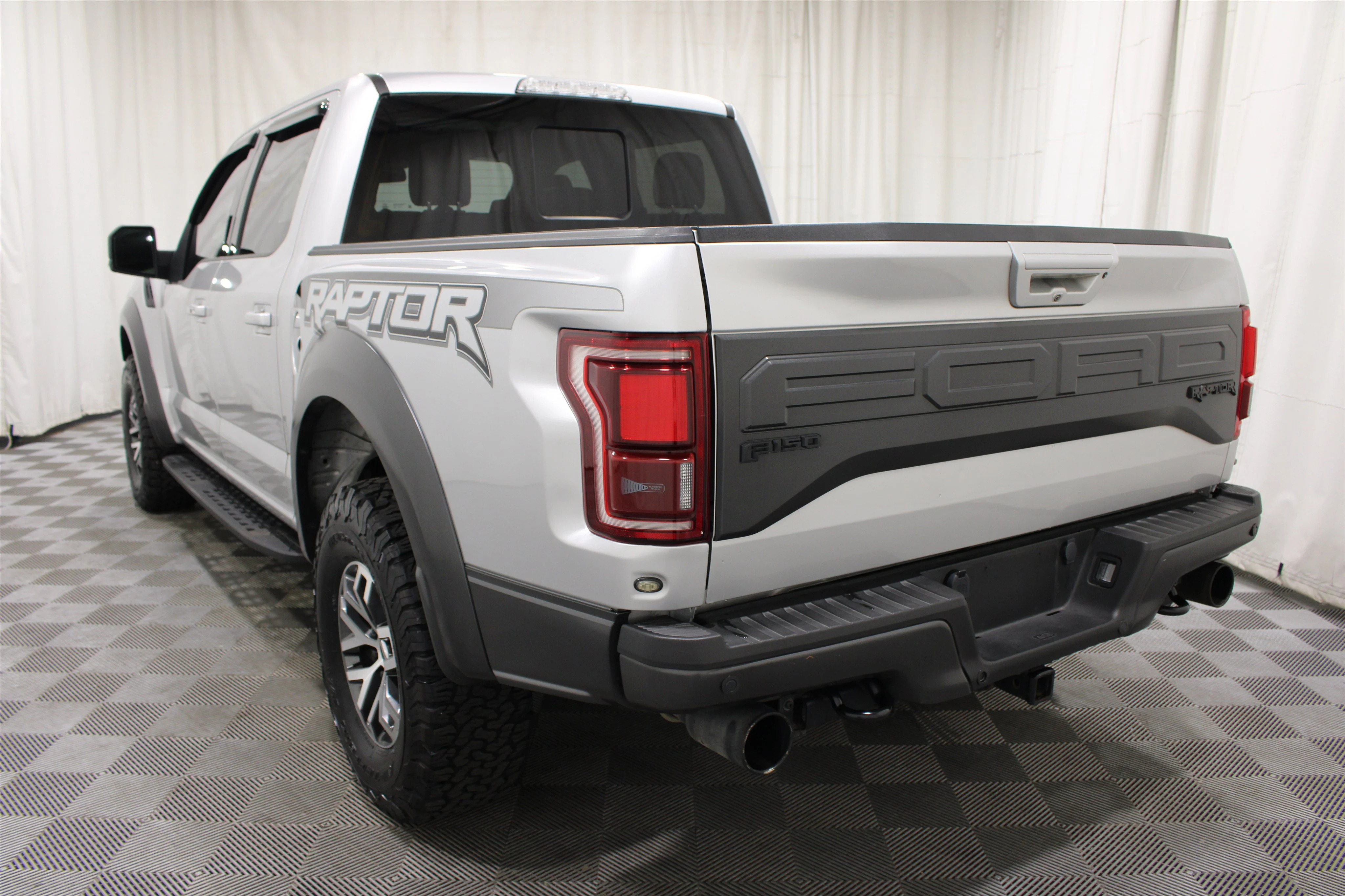 2017 Ford F-150 Raptor - Photo 33