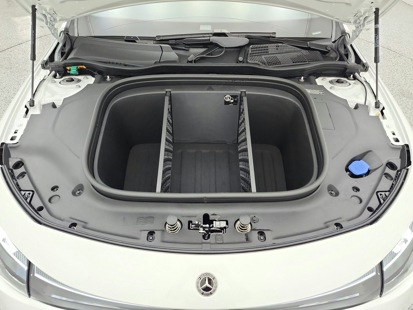 New 2027 Polar White Mercedes-Benz CLA 250+ Electric RWD image 33